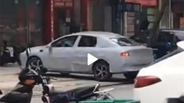 奔驰全新GLE Coupe上市、捷途新款X70官图发布...