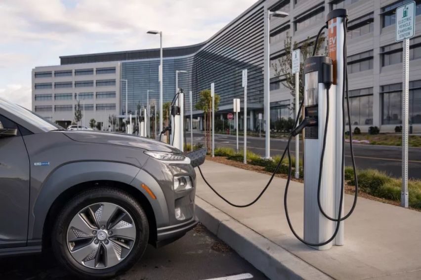续航高达415公里，现代Kona EV同样可以陪你去看诗与远