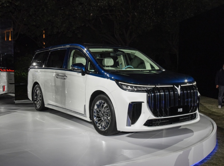 2022值得期待的MPV，岚图梦想家，双拼色车身+5.9s破百