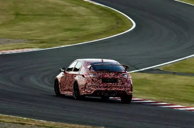 2.0T+6MT 原厂大尾翼+三出排气 平民性能钢炮本田思域TYPE R 20日首发