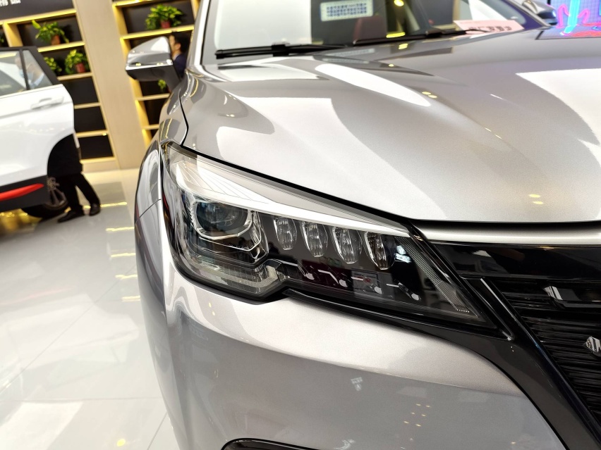 溜背轿跑SUV 实拍长安CS85 COUPE 运动感十足