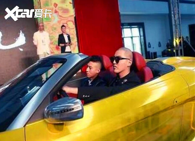 exo天朝四子的车吴亦凡鹿晗黄子韬张艺兴