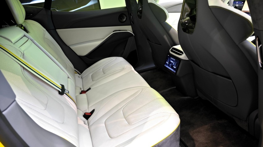 百万级“吉利王” 探店实拍路特斯Eletre 选它还是Model X