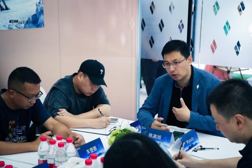 新能源汽车“至卷”时代，睿蓝汽车如何应对？丨陈高旭：入门即满配