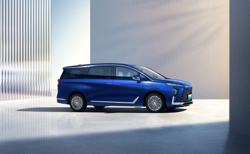 综合续航1370km 全新GL8陆尊PHEV上市 35.99万起售