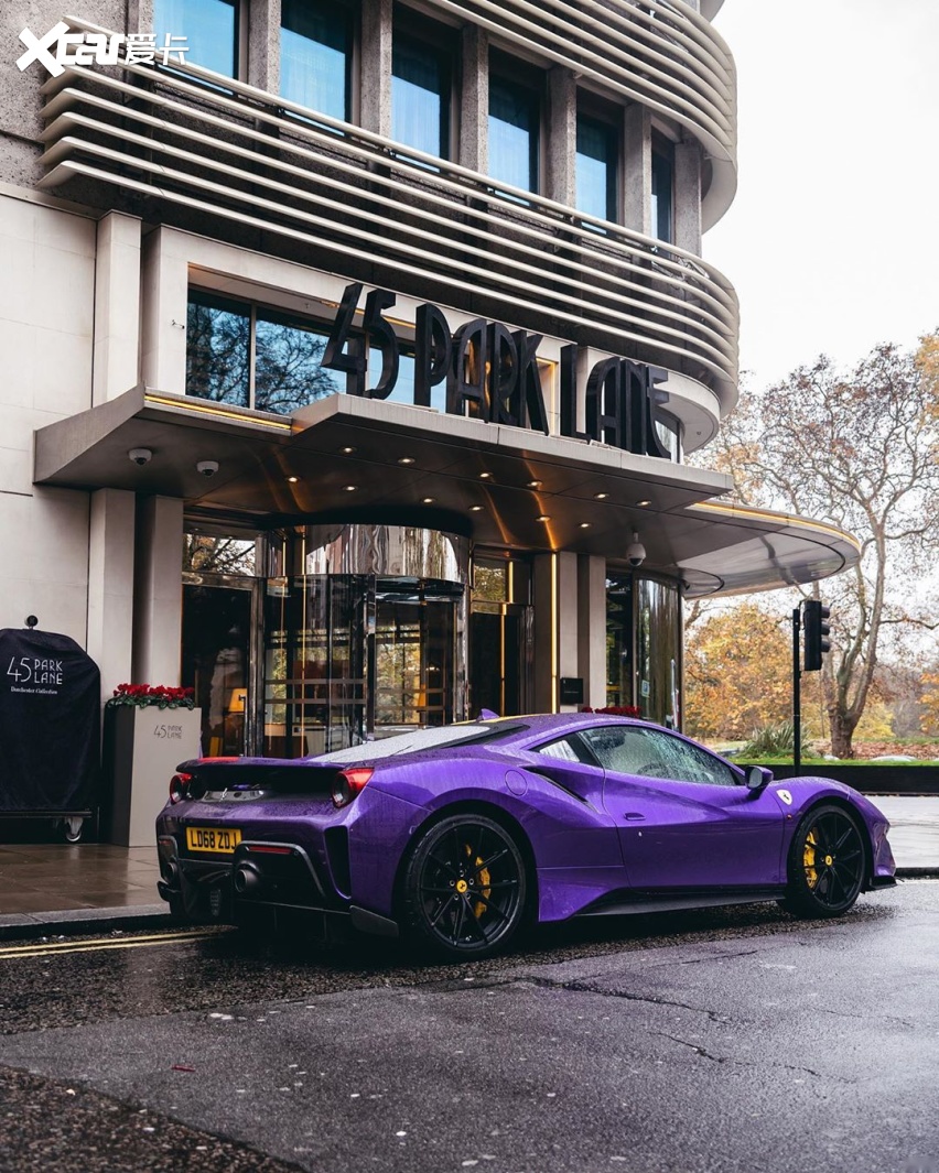 法拉利488pista实车街拍运动感强大