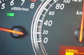 高速开140km/h为啥是狠人？3个致命风险，老司机都不敢试