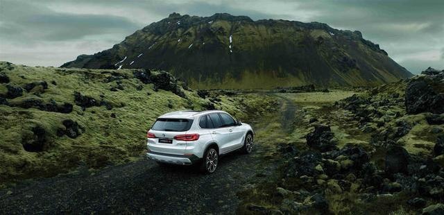 全新宝马X5 xDrive30i车型上市，搭载2.0T发动机