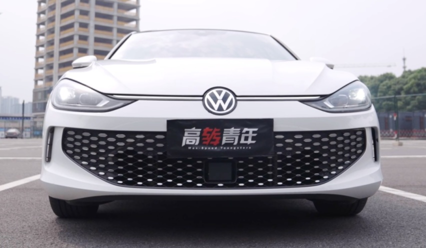 既要浪，还要性价比！15万级掀背轿跑MG7 vs 凌渡L