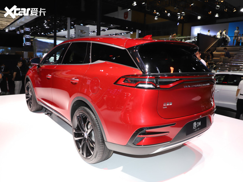 2021款比亚迪唐旗舰SUV正式上市16.58万起售4.9秒