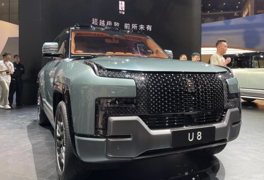 仰望U7亮相北京车展，首搭云辇-Z技术，又要颠覆行业？