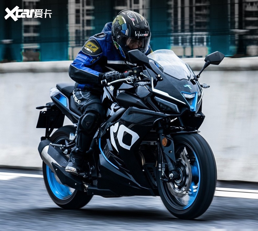 又一高颜值国产跑车上市台荣gp1250r售价15980元