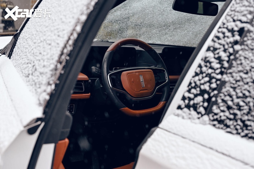 星辉、咖啡和雪花，全新林肯飞行家如何释放“温暖哲学”？