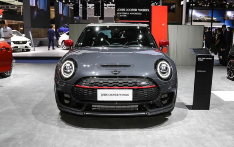 新款MINI JCW CLUBMAN上市 售价38.48万起