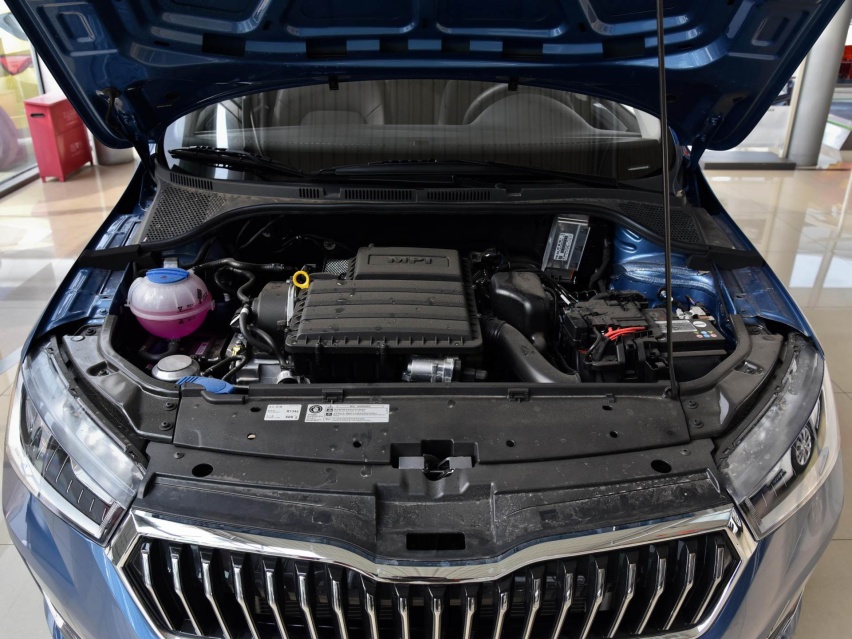 6万多的合资代步车，经济实用空间大，油耗5.6L，昕锐值得买