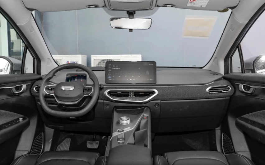 定位紧凑型SUV，起售价14.37万，吉利几何C销量差理所应当？
