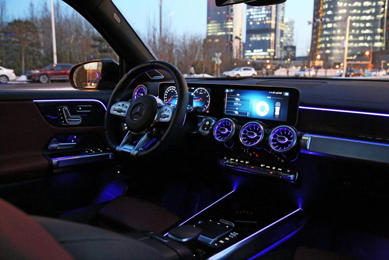 50�f(w��n)�ԃ�(n��i)���ȼ��SUV��ԇ�{���YAMG GLB 35