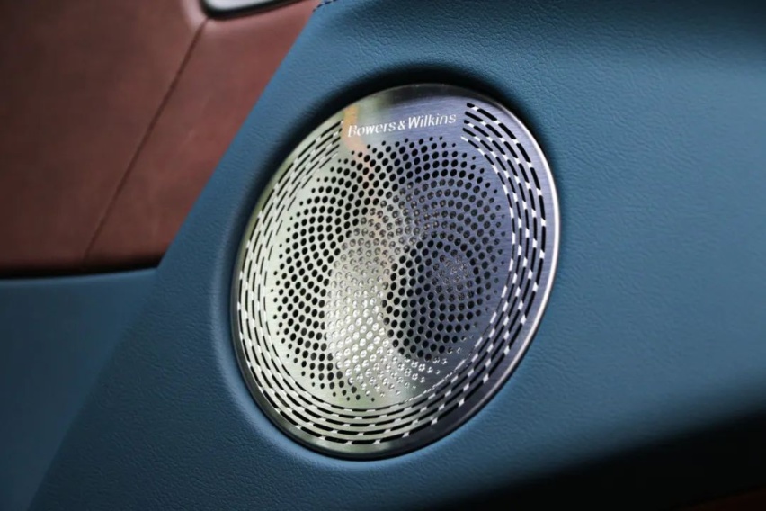 为何创新BMW XM是高性能电动豪华的未来？全方位体验后找到了答案