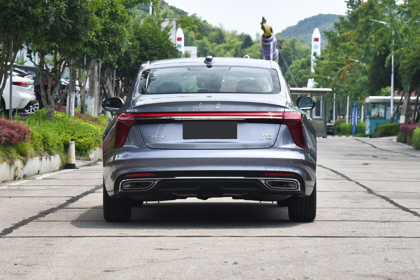 选择2.0T+8AT还是1.4T+双离合？红旗H5和大众迈腾谁更适合你