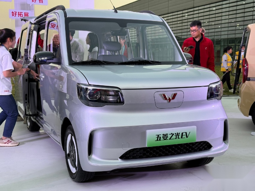 中国版“K-Car”！五菱之光EV实车现身，长超3米6+侧滑门