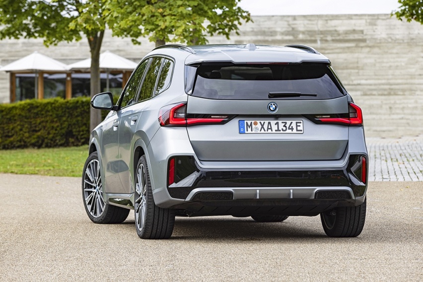 熠熠生“灰”： BMW X1 和 BMW iX1