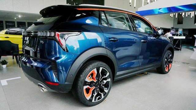 售价14.46万的高端小SUV,到底值不值?领克06实拍