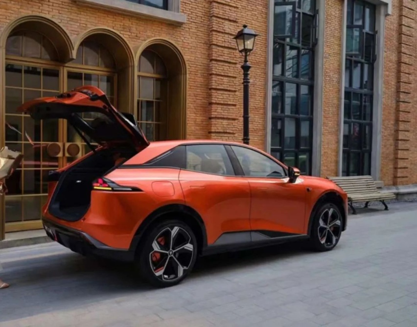 剑指Model Y？长安深蓝S7亮相