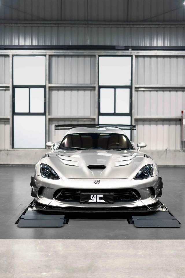 大排自吸肌肉超跑！道奇Viper ACR