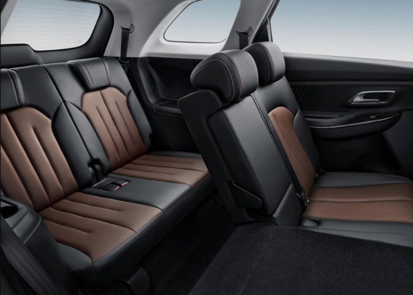 三排、SUV、大厂出品，长安欧尚X7 PLUS七座版售10.69万元起
