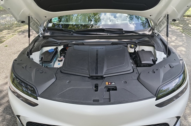 国内首发评测捷尼赛思GV60：求解电动车时代Modern Luxury