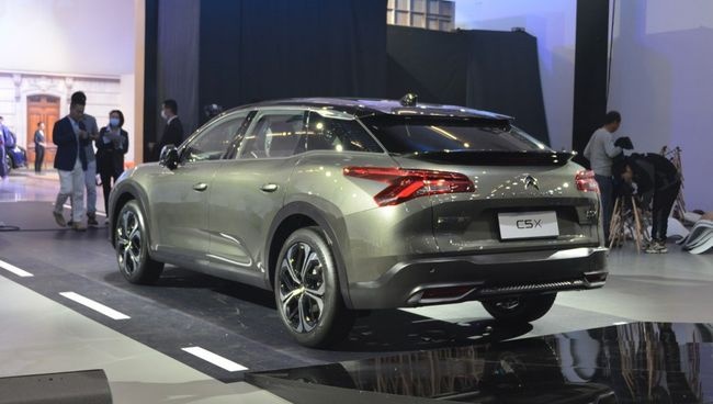 一代法系旗舰车，起售14.37万元的雪铁龙凡尔赛C5X