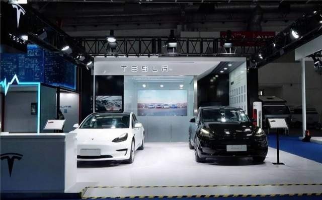 “国民神车”跌落神坛，曾红透半边天的五菱小车为啥不好卖了？