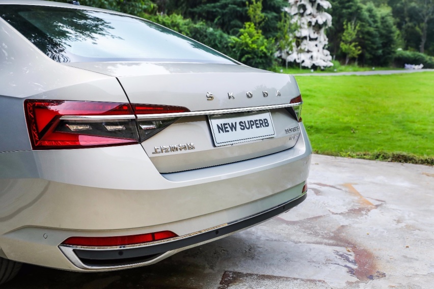 配置水平更上一层楼！试驾斯柯达新速派380TSI