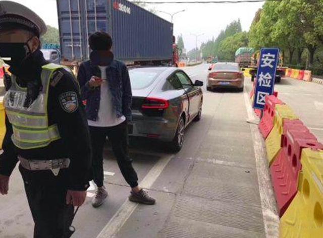这叫什么事！试个驾也能扣12分？零跑S01这次“出名”了