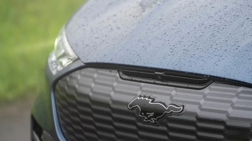 这是同价位唯一比 Model Y 好开的电动 SUV