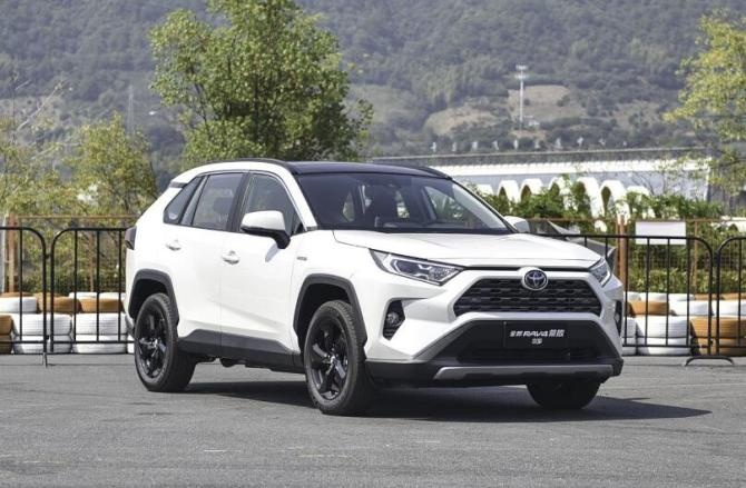 RAV4荣放.jpg