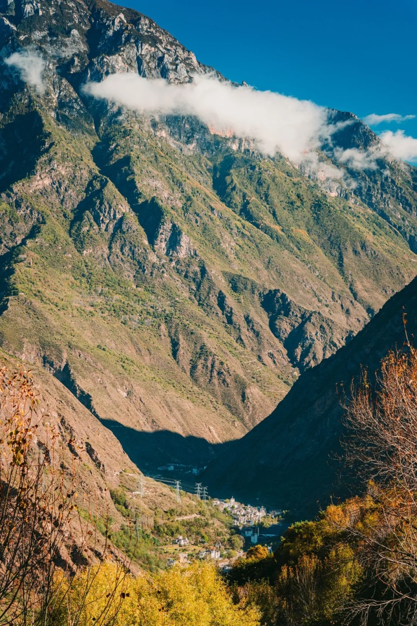 穿行墨尔多神山，福特探险者打开秘境