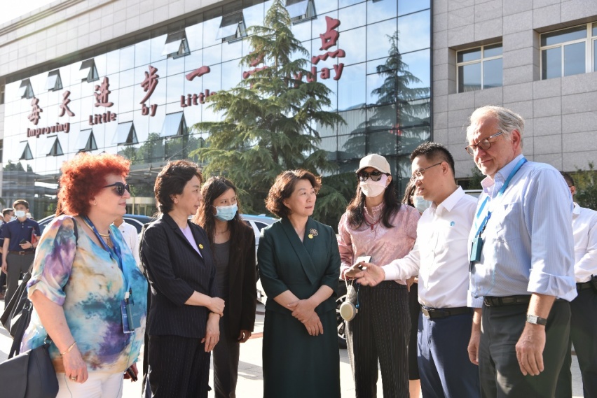 20多国驻华使节参访长城汽车，为中国智造点赞