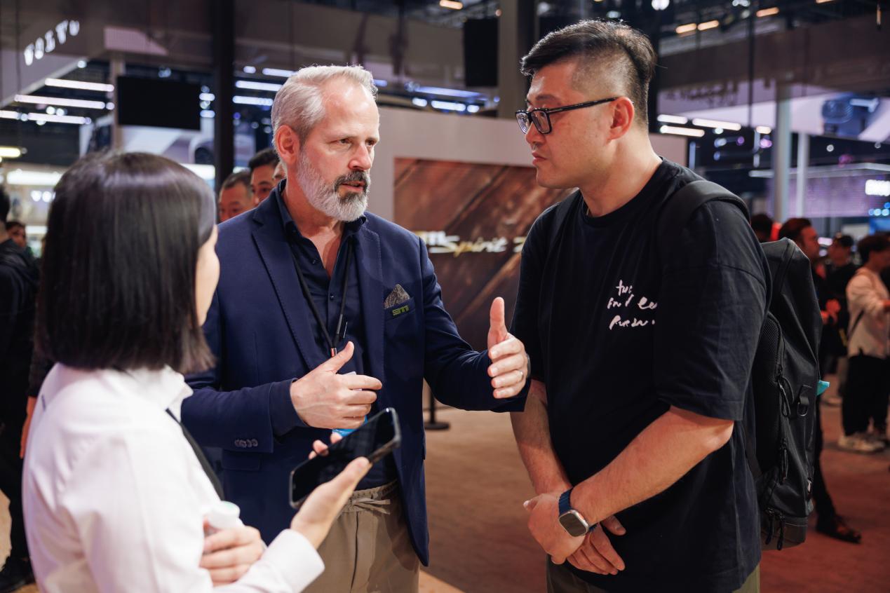 保持911原貌,T-Hybrid高性能混動就是這個時代最好的答案 保持911原貌,T-Hybrid高性能混動就是這個時代最好的答案