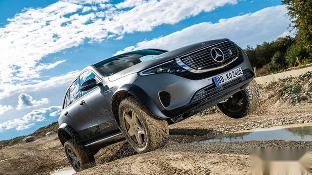 奔驰EQC4×4²概念车官图发布 电动SUV变身越野车