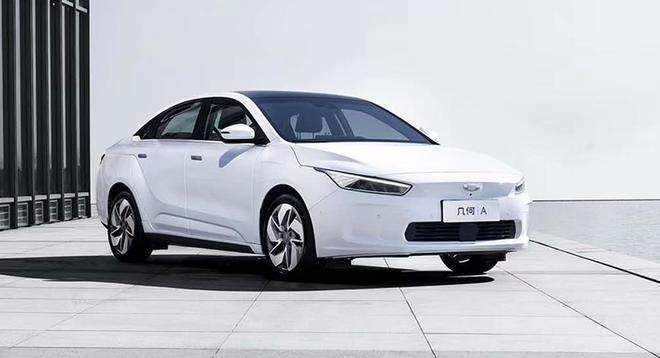 吉利汽车7月销量超10万辆