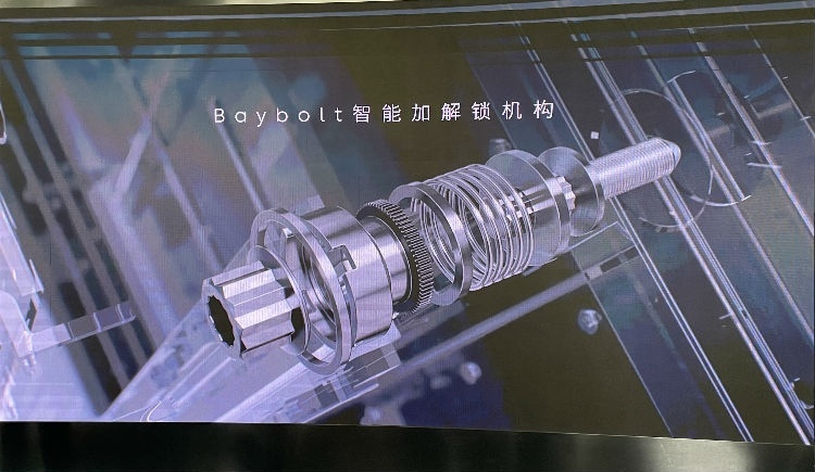 代换电站开进加油站，蔚来怎么就和中石化"勾搭"在了一起？