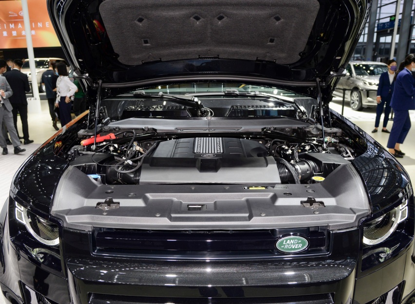 售价161.8万元 路虎卫士110 V8版实车亮相 5.4秒破百