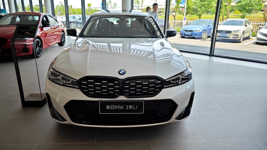 年轻人的Dream Car 探店实拍宝马3系 有颜值 有空间 还有双联