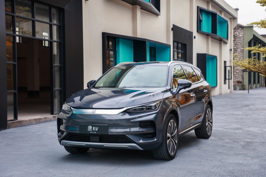 奥特能平台新车，别克Electra E5内饰曝光，6K弧面屏
