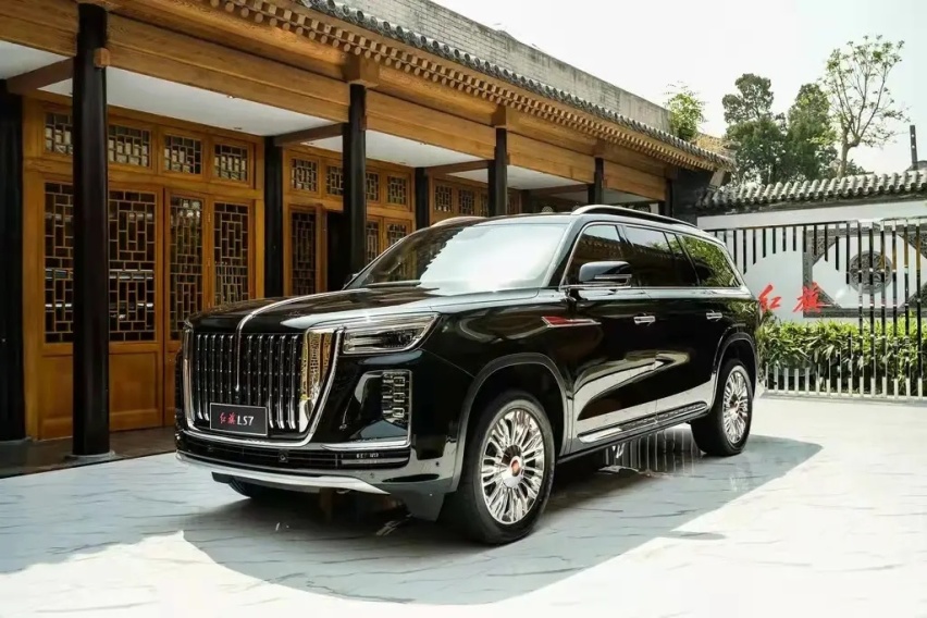 静态实拍红旗LS7 近5.7米车长+V8动力 豪华碾压凯雷德
