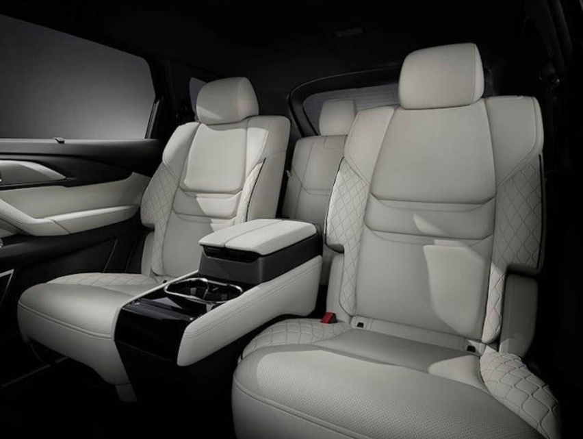 “开箱”马自达CX-90！纵置六缸+四驱+独立座椅 卖40万不过分吧?