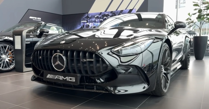 全新AMG GT63海外到店实拍，搭4.0T V8发动机，性能爆表