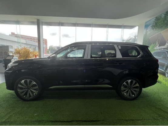 20万买大七座SUV，实拍全新一代揽月，宜家宜商宜休闲