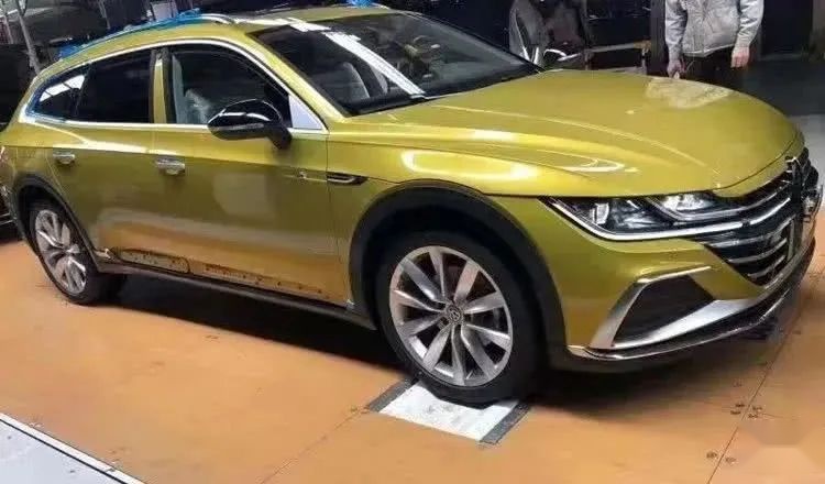 大众Arteon猎装车24日发布，国内路试谍照早曝光了